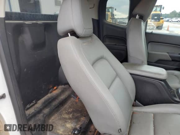 2019 Chevrolet Colorado 4WD Work Truck z VIN 1GCHTBEA0K1245577, wystawiony jako Copart lot #68032265 z przebiegiem 148 212 mil mil oraz Czysty tytuł • Clean title. Historia ofert i sprzedaży dostępna na DreamBid. Obrazek 10.