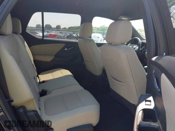 2022 Chevrolet Traverse LS z VIN 1GNERFKW8NJ121450, wystawiony jako IAAI lot #43007146 z przebiegiem 69 134 mil mil oraz . Historia ofert i sprzedaży dostępna na DreamBid. Obrazek 8.