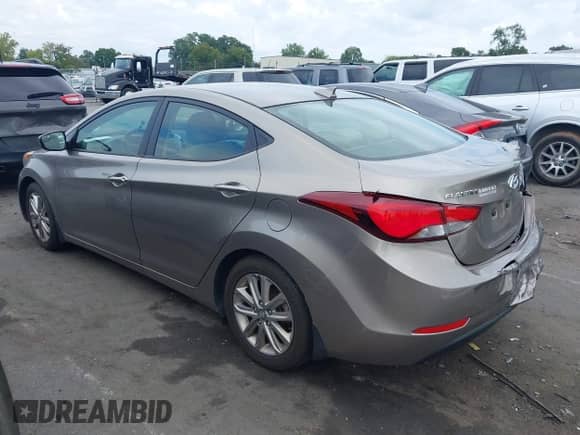 2016 Hyundai Elantra SE с VIN 5NPDH4AE3GH797921, выставлен на аукционе IAAI как лот 43338035 с пробегом 183 337 миль миль и . История ставок и продаж доступна на DreamBid. Изображение 14.