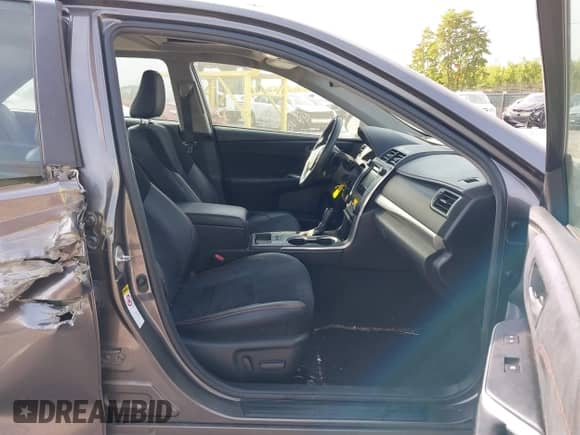 2015 Toyota Camry SE z VIN 4T1BF1FK7FU901563, wystawiony jako IAAI lot #43286253 z przebiegiem 172 409 mil mil oraz . Historia ofert i sprzedaży dostępna na DreamBid. Obrazek 5.