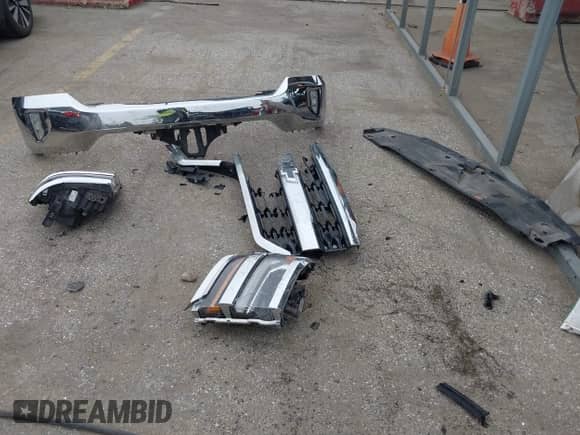 2016 Chevrolet Silverado 1500 LT with VIN 1GCUKREC3GF230027, listed as a IAAI auction lot 41981239 with 181,794 mi miles and . Bid and sale history available at DreamBid. Image 12.