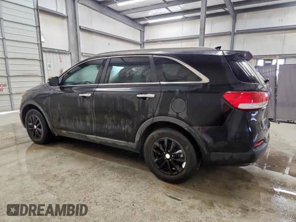 2017 Kia Sorento LX with VIN 5XYPG4A34HG272485, listed as a Copart auction lot 82134175 with 101,633 mi miles and Clean title. Bid and sale history available at DreamBid. Image 2.