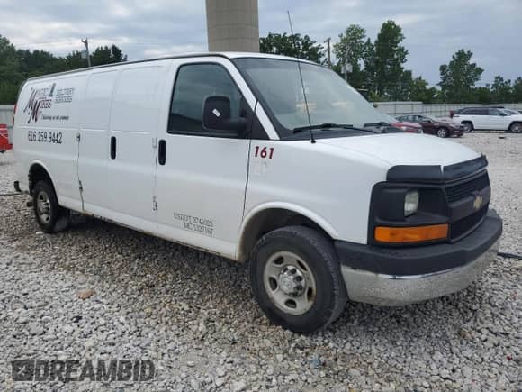 2015 Chevrolet Express Cargo z VIN 1GCWGGFF8F1115197, wystawiony jako Copart lot #66147695 z przebiegiem 131 702 mil mil oraz Czysty tytuł • Clean title. Historia ofert i sprzedaży dostępna na DreamBid. Obrazek 4.