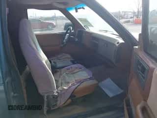 1988 Chevrolet Blazer с VIN 1GNCS18ZXJ8204816, выставлен на аукционе IAAI как лот 41659770 с пробегом 256 689 миль миль и . История ставок и продаж доступна на DreamBid. Изображение 5.
