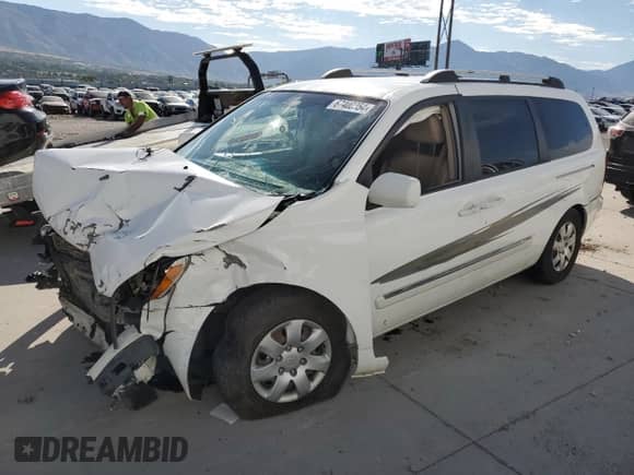 2007 Hyundai Entourage GLS z VIN KNDMC233X76013954, wystawiony jako Copart lot #67400954 z przebiegiem Nie podano mil oraz Szkoda całkowita • Salvage title. Historia ofert i sprzedaży dostępna na DreamBid. Obrazek 1.