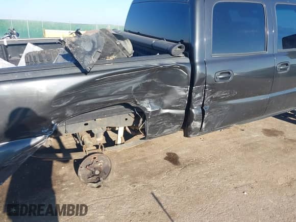 2005 Chevrolet Silverado 1500 LS с VIN 2GCEK13T051125104, выставлен на аукционе IAAI как лот 42995126 с пробегом 191 282 миль миль и . История ставок и продаж доступна на DreamBid. Изображение 6.