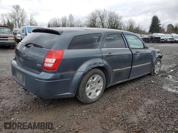 2007 Dodge Magnum with VIN 2D4FV47V47H643979, listed as a Copart auction lot 48383465 with 172,049 mi miles and Salvage title. Bid and sale history available at DreamBid. Image 3.