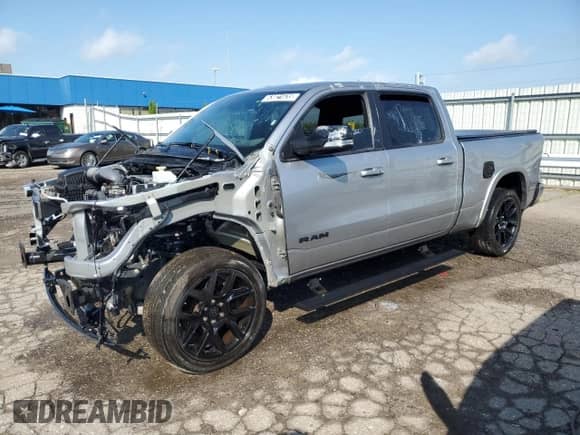 2021 Ram 1500 Laramie z VIN 1C6SRFRT5MN740318, wystawiony jako Copart lot #53821635 z przebiegiem 91 831 mil mil oraz Czysty tytuł • Clean title. Historia ofert i sprzedaży dostępna na DreamBid. Obrazek 1.