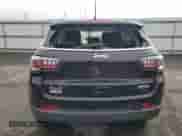 2020 Jeep Compass Latitude z VIN 3C4NJDBB4LT153870, wystawiony jako Copart lot #81761635 z przebiegiem Nie podano mil oraz Szkoda całkowita • Salvage title. Historia ofert i sprzedaży dostępna na DreamBid. Obrazek 6.