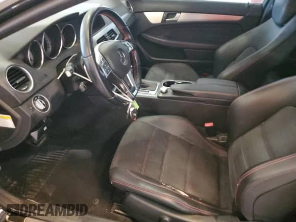 2014 Mercedes-Benz C 250 z VIN WDDGJ4HB6EG279774, wystawiony jako Copart lot #71399475 z przebiegiem 79 104 mil mil oraz Czysty tytuł • Clean title. Historia ofert i sprzedaży dostępna na DreamBid. Obrazek 7.