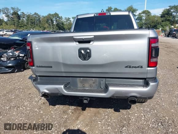 2022 Ram 1500 Laramie z VIN 1C6SRFJT3NN188430, wystawiony jako IAAI lot #43078067 z przebiegiem 26 073 mil mil oraz . Historia ofert i sprzedaży dostępna na DreamBid. Obrazek 16.