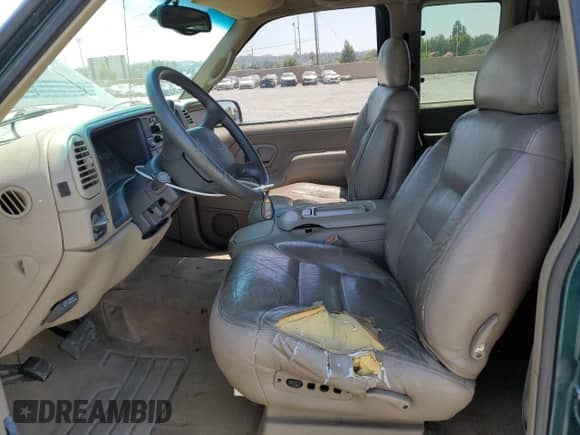 1998 Chevrolet Silverado 1500 z VIN 2GCEK19R0W1158312, wystawiony jako Copart lot #68561985 z przebiegiem 196 500 mil mil oraz Szkoda całkowita • Salvage title. Historia ofert i sprzedaży dostępna na DreamBid. Obrazek 7.