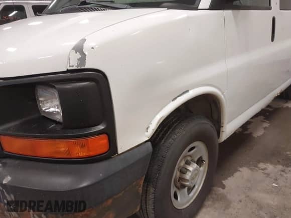 2008 Chevrolet Express Passenger with VIN 1GAGG25K881144622, listed as a IAAI auction lot 42038802 with 178,140 mi miles and . Bid and sale history available at DreamBid. Image 6.