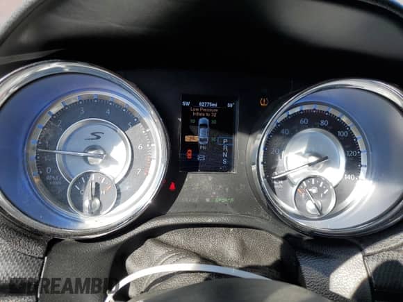 2014 Chrysler 300 S with VIN 2C3CCABG3EH179372, listed as a Copart auction lot 80512765 with 82,775 mi miles and Salvage title. Bid and sale history available at DreamBid. Image 9.