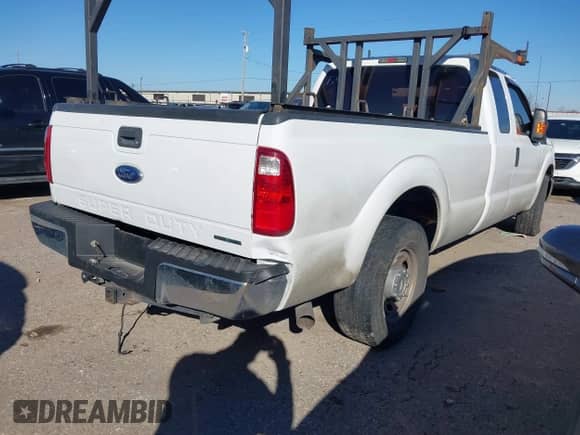 2013 Ford F-250 XL z VIN 1FT7X2A66DEB77864, wystawiony jako IAAI lot #41464637 z przebiegiem 289 428 mil mil oraz . Historia ofert i sprzedaży dostępna na DreamBid. Obrazek 4.
