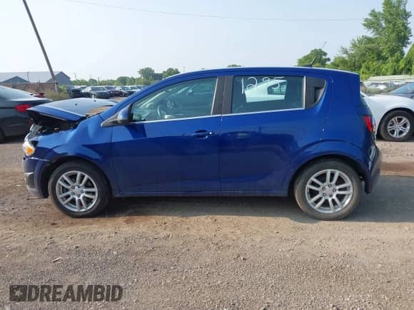2013 Chevrolet Sonic LT с VIN 1G1JC6SH7D4151295, выставлен на аукционе IAAI как лот 42720410 с пробегом 93 965 миль миль и . История ставок и продаж доступна на DreamBid. Изображение 14.