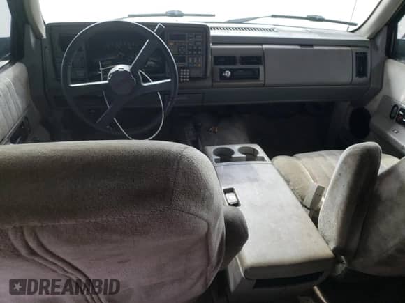 1993 Chevrolet Suburban z VIN 1GNFK16K7PJ392411, wystawiony jako Copart lot #43733375 z przebiegiem 245 702 mil mil oraz Szkoda całkowita • Salvage title. Historia ofert i sprzedaży dostępna na DreamBid. Obrazek 8.