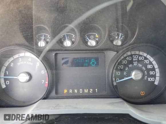 2015 Ford F-250 XL с VIN 1FT7W2B61FEA54512, выставлен на аукционе Copart как лот 81718155 с пробегом 131 287 миль миль и Списание • Salvage title. История ставок и продаж доступна на DreamBid. Изображение 9.