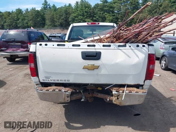 2008 Chevrolet Silverado 2500HD Work Truck z VIN 1GCHK24K88E154877, wystawiony jako IAAI lot #43003167 z przebiegiem 229 652 mil mil oraz . Historia ofert i sprzedaży dostępna na DreamBid. Obrazek 16.