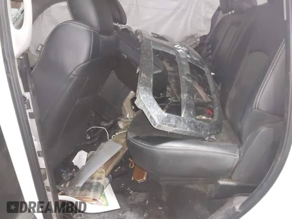 2017 Ram 1500 Laramie z VIN 1C6RR7NT6HS571993, wystawiony jako IAAI lot #42506378 z przebiegiem 106 789 mil mil oraz . Historia ofert i sprzedaży dostępna na DreamBid. Obrazek 8.