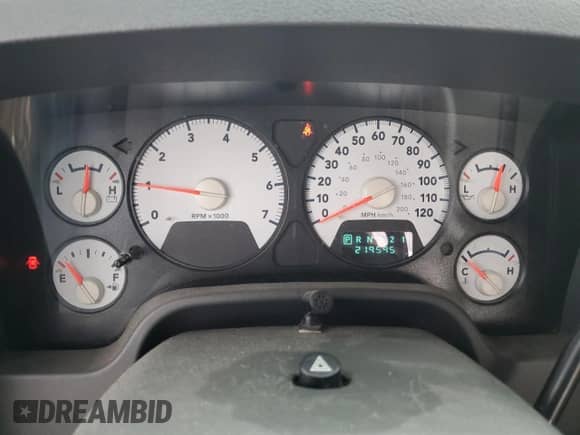 2006 Dodge 1500 SLT z VIN 1D7HU18216S568912, wystawiony jako Copart lot #84708025 z przebiegiem 219 595 mil mil oraz Czysty tytuł • Clean title. Historia ofert i sprzedaży dostępna na DreamBid. Obrazek 9.
