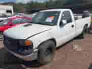 2002 GMC Sierra 1500 SL z VIN 1GTEC14V62Z900828, wystawiony jako IAAI lot #43205215 z przebiegiem Nie podano mil oraz . Historia ofert i sprzedaży dostępna na DreamBid. Obrazek 2.