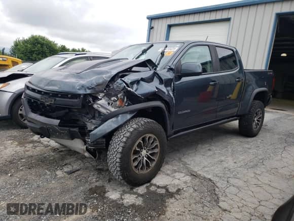 2019 Chevrolet Colorado 4WD ZR2 z VIN 1GCPTEE11K1135702, wystawiony jako Copart lot #64970425 z przebiegiem 128 108 mil mil oraz Szkoda całkowita • Salvage title. Historia ofert i sprzedaży dostępna na DreamBid. Obrazek 1.