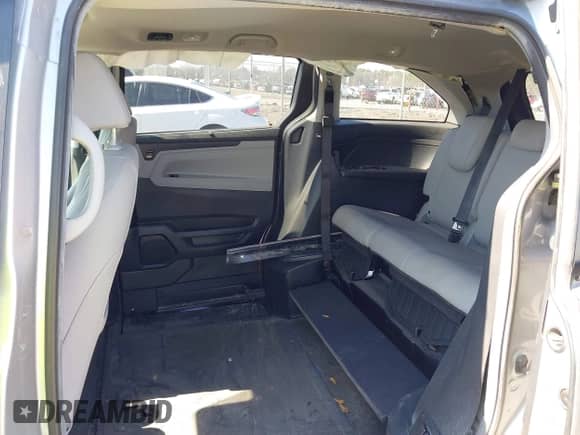 2019 Honda Odyssey EX-L with VIN 5FNRL6H73KB073550, listed as a IAAI auction lot 41666490 with 40,518 mi miles and . Bid and sale history available at DreamBid. Image 8.