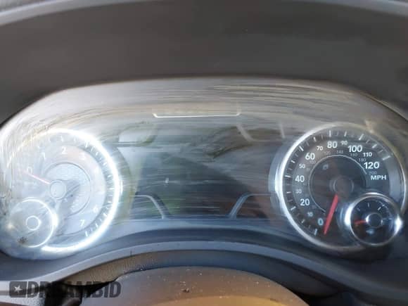 2020 Ram 1500 Lone Star z VIN 1C6RREFT9LN396018, wystawiony jako IAAI lot #41662093 z przebiegiem 81 822 mil mil oraz . Historia ofert i sprzedaży dostępna na DreamBid. Obrazek 7.