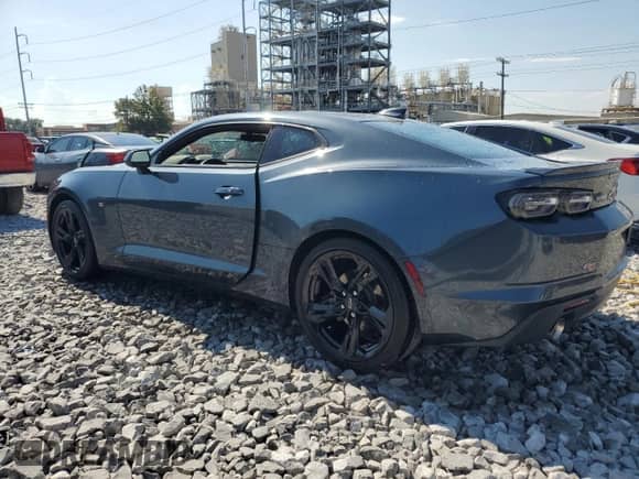 2022 Chevrolet Camaro 2LT z VIN 1G1FD1RS7N0123965, wystawiony jako Copart lot #71928834 z przebiegiem 31 796 mil mil oraz Nie do naprawy • Non repairable. Historia ofert i sprzedaży dostępna na DreamBid. Obrazek 2.