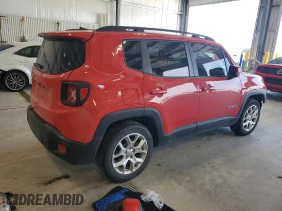 2018 Jeep Renegade Latitude with VIN ZACCJABB9JPJ63804, listed as a Copart auction lot 82304035 with 26,042 mi miles and Salvage title. Bid and sale history available at DreamBid. Image 3.