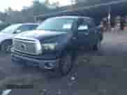 2010 Toyota Tundra Limited z VIN 5TFFY5F13AX084808, wystawiony jako IAAI lot #43402525 z przebiegiem 338 926 mil mil oraz . Historia ofert i sprzedaży dostępna na DreamBid. Obrazek 2.