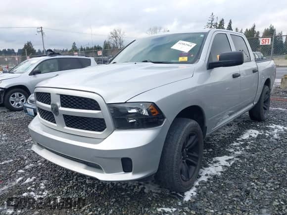 2017 Ram 1500 Express z VIN 1C6RR6KTXHS622667, wystawiony jako IAAI lot #41582964 z przebiegiem Nie podano mil oraz . Historia ofert i sprzedaży dostępna na DreamBid. Obrazek 2.