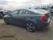 2015 Volvo S60 T6 R-Design Platinum с VIN YV1902TS7F1342056, выставлен на аукционе Copart как лот 79418384 с пробегом 224 403 миль миль и Списание • Salvage title. История ставок и продаж доступна на DreamBid. Изображение 2.