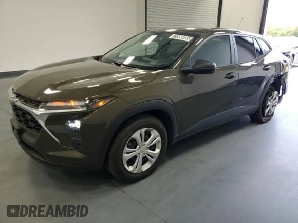 2024 Chevrolet Trax LS z VIN KL77LFE23RC194129, wystawiony jako Copart lot #71588855 z przebiegiem 11 291 mil mil oraz Czysty tytuł • Clean title. Historia ofert i sprzedaży dostępna na DreamBid. Obrazek 1.