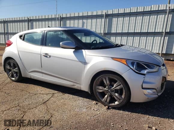 2016 Hyundai Veloster with VIN KMHTC6AD7GU248334, listed as a Copart auction lot 80786294 with 124,146 mi miles and Clean title. Bid and sale history available at DreamBid. Image 4.