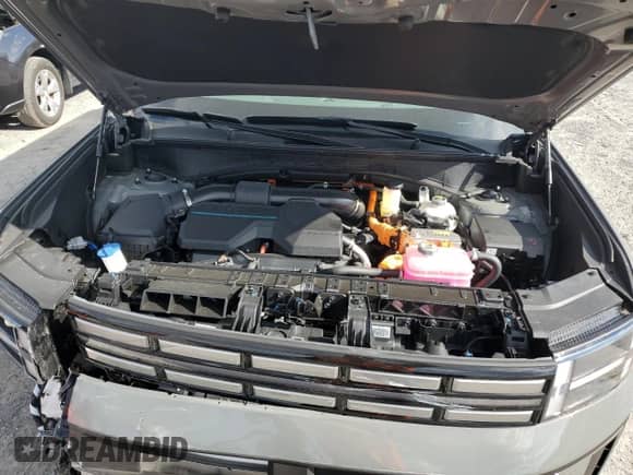 2025 Hyundai Santa Fe SEL with VIN 5NMP2DG17SH057328, listed as a Copart auction lot 70298015 with 648 mi miles and Salvage title. Bid and sale history available at DreamBid. Image 12.