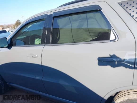 2023 Dodge Durango R/T Plus z VIN 1C4SDHCT5PC675451, wystawiony jako IAAI lot #40985985 z przebiegiem 17 996 mil mil oraz . Historia ofert i sprzedaży dostępna na DreamBid. Obrazek 14.