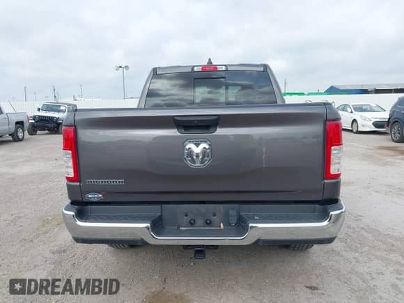 2023 Ram 1500 Big Horn z VIN 1C6RREFG1PN600402, wystawiony jako IAAI lot #42330853 z przebiegiem 52 379 mil mil oraz . Historia ofert i sprzedaży dostępna na DreamBid. Obrazek 16.