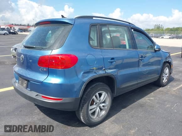 2017 Volkswagen Tiguan S с VIN WVGAV7AX7HW510957, выставлен на аукционе IAAI как лот 42474895 с пробегом 22 516 миль миль и . История ставок и продаж доступна на DreamBid. Изображение 4.