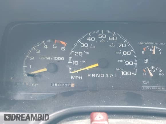 1996 GMC Sierra 1500 z VIN 2GTEC19R6T1533497, wystawiony jako IAAI lot #42258796 z przebiegiem 350 216 mil mil oraz . Historia ofert i sprzedaży dostępna na DreamBid. Obrazek 7.