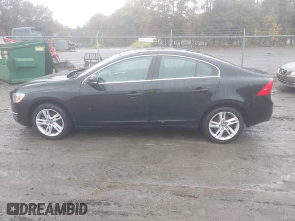 2015 Volvo S60 T5 Premier с VIN YV1612TKXF2338061, выставлен на аукционе IAAI как лот 43391459 с пробегом 103 198 миль миль и . История ставок и продаж доступна на DreamBid. Изображение 14.