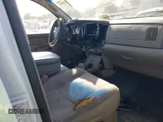 2005 Dodge 1500 SLT z VIN 1D7HU18N35S213698, wystawiony jako IAAI lot #43468291 z przebiegiem Nie podano mil oraz . Historia ofert i sprzedaży dostępna na DreamBid. Obrazek 5.