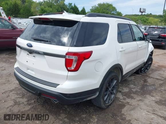 2018 Ford Explorer XLT with VIN 1FM5K7D86JGB55164, listed as a IAAI auction lot 42970202 with 95,462 mi miles and . Bid and sale history available at DreamBid. Image 4.