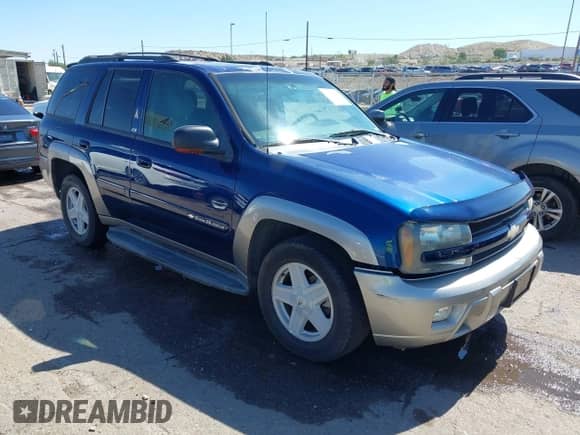 2002 Chevrolet TrailBlazer LTZ z VIN 1GNDT13SX22371063, wystawiony jako IAAI lot #42815452 z przebiegiem 154 952 mil mil oraz . Historia ofert i sprzedaży dostępna na DreamBid. Obrazek 1.