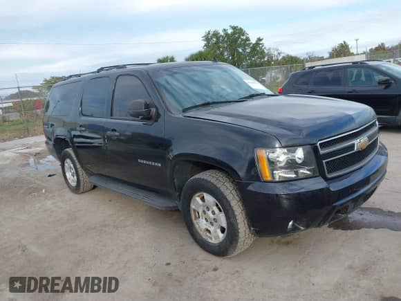 2010 Chevrolet Suburban LS z VIN 1GNUKHE38AR190423, wystawiony jako IAAI lot #41655080 z przebiegiem 215 187 mil mil oraz . Historia ofert i sprzedaży dostępna na DreamBid. Obrazek 1.