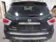 2014 Nissan Pathfinder S z VIN 5N1AR2MNXEC665453, wystawiony jako IAAI lot #40354942 z przebiegiem 91 435 mil mil oraz . Historia ofert i sprzedaży dostępna na DreamBid. Obrazek 16.