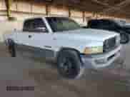 1996 Dodge 1500 z VIN 3B7HC13Y8TG179552, wystawiony jako Copart lot #90665965 z przebiegiem 127 706 mil mil oraz Szkoda całkowita • Salvage title. Historia ofert i sprzedaży dostępna na DreamBid. Obrazek 4.