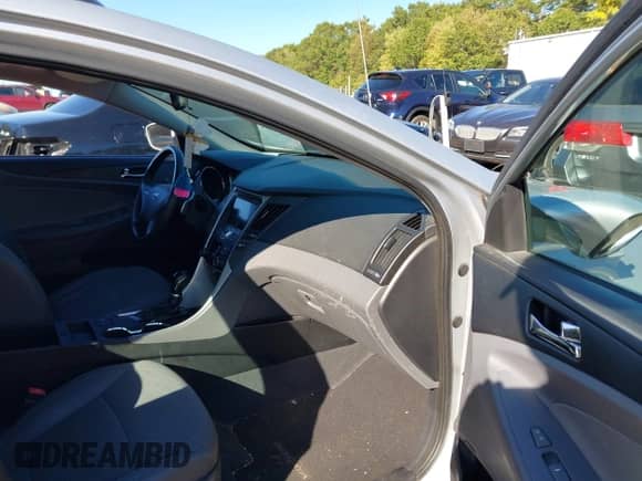 2013 Hyundai Sonata Limited с VIN 5NPEC4AC9DH705322, выставлен на аукционе IAAI как лот 43415181 с пробегом 278 550 миль миль и . История ставок и продаж доступна на DreamBid. Изображение 5.