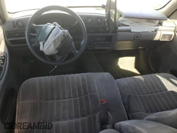 2000 Chevrolet Lumina с VIN 2G1WL52J7Y1271425, выставлен на аукционе Copart как лот 56050685 с пробегом 103 496 миль миль и Списание • Salvage title. История ставок и продаж доступна на DreamBid. Изображение 8.